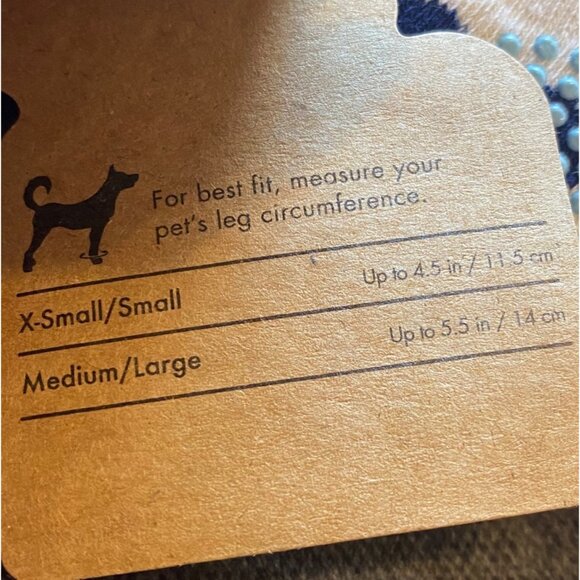 Pup Crew Dog Socks Medium/Large Non-Slip Tan Heart Zig Zag Design NEW - Picture 6 of 6